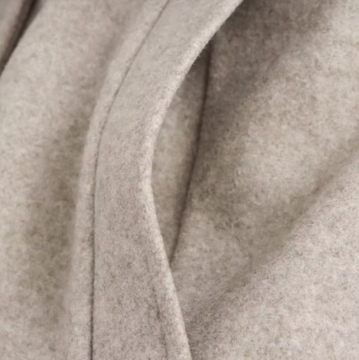 Chic Beige Double-Breasted Trench Coat with Faux Fur Collar for Stylish Outings