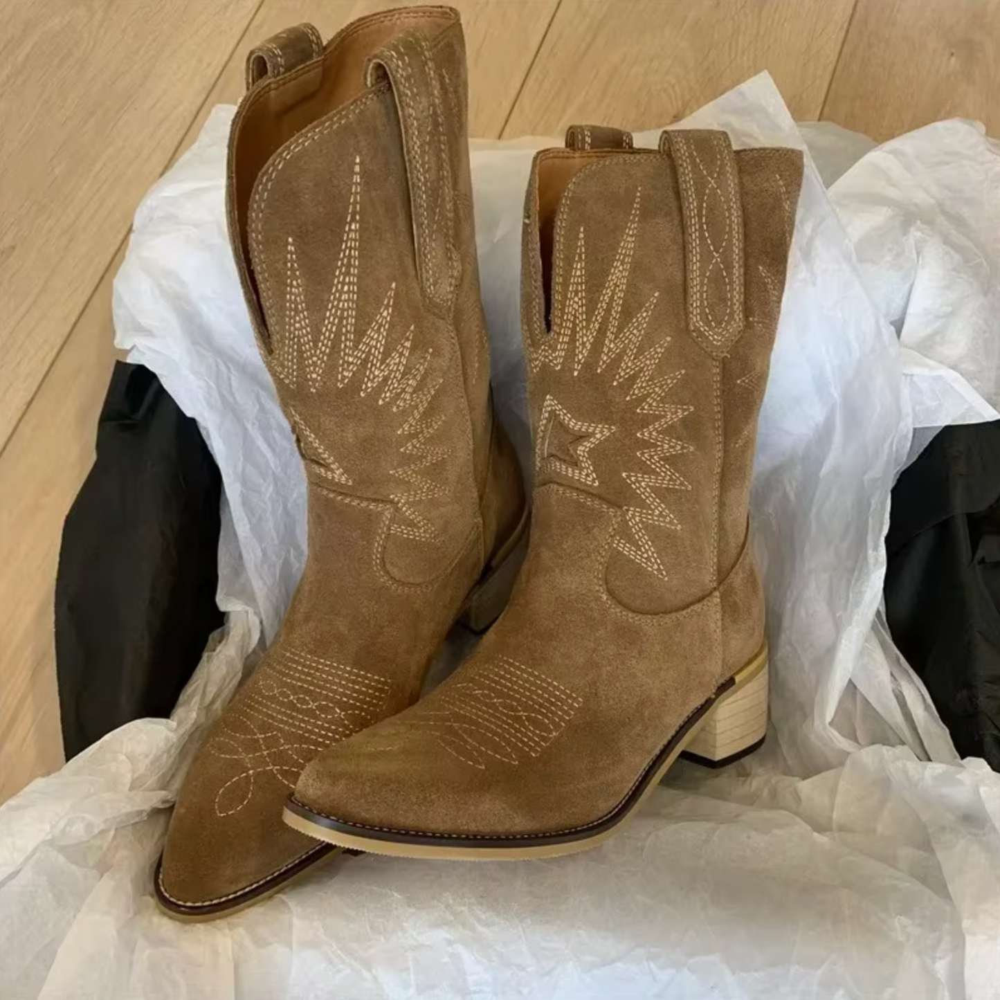 Laurie - Stylish Western Cowboy Boots for All Occasions