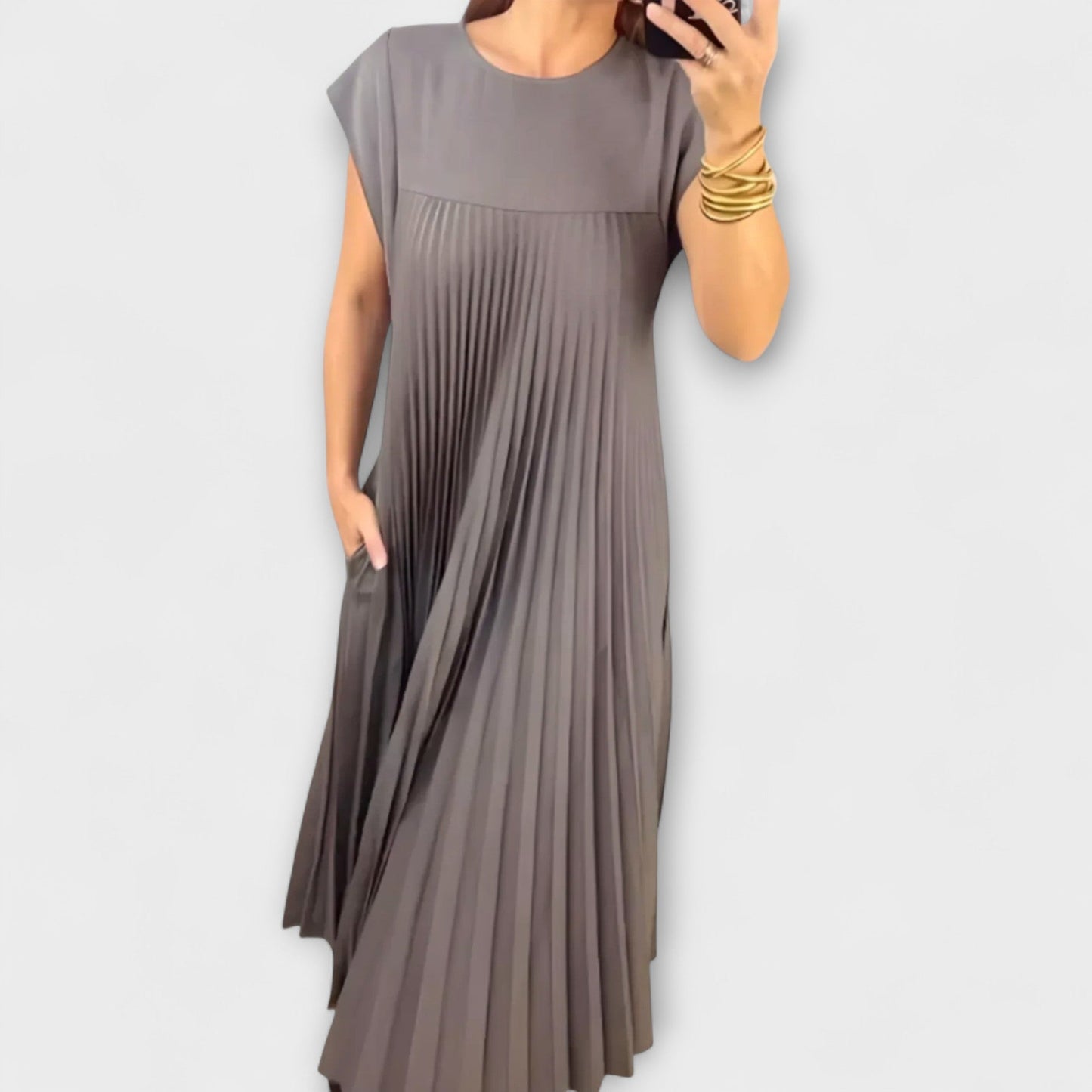 Zairelle – Chic Pleated Dress for Any Occasion