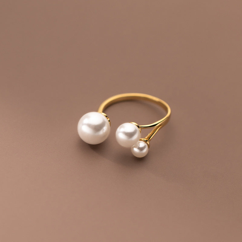 Three-Pearl Ring with Adjustable Band