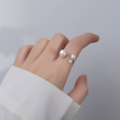 Three-Pearl Ring with Adjustable Band