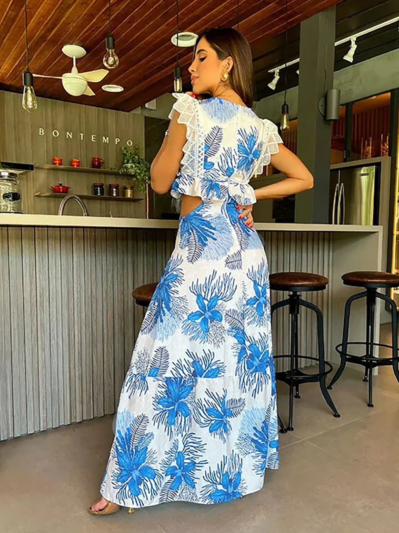 Trendy Sleeveless Lace Wedding Guest Dress